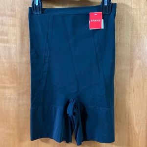 Spanx OnCore High Waisted Mid Thigh Short 1X